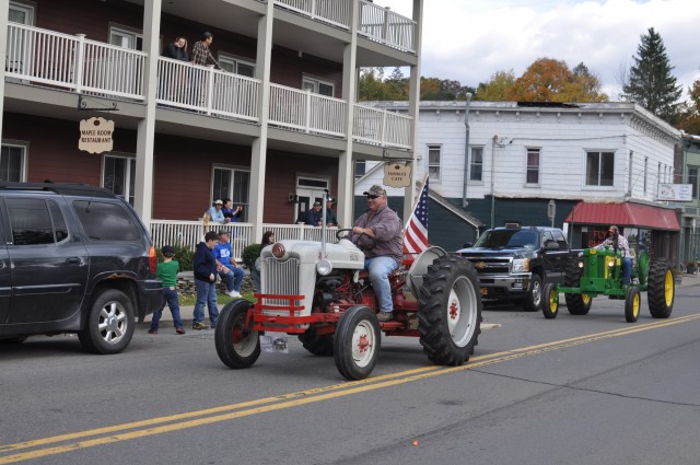 Tractor Parade -156